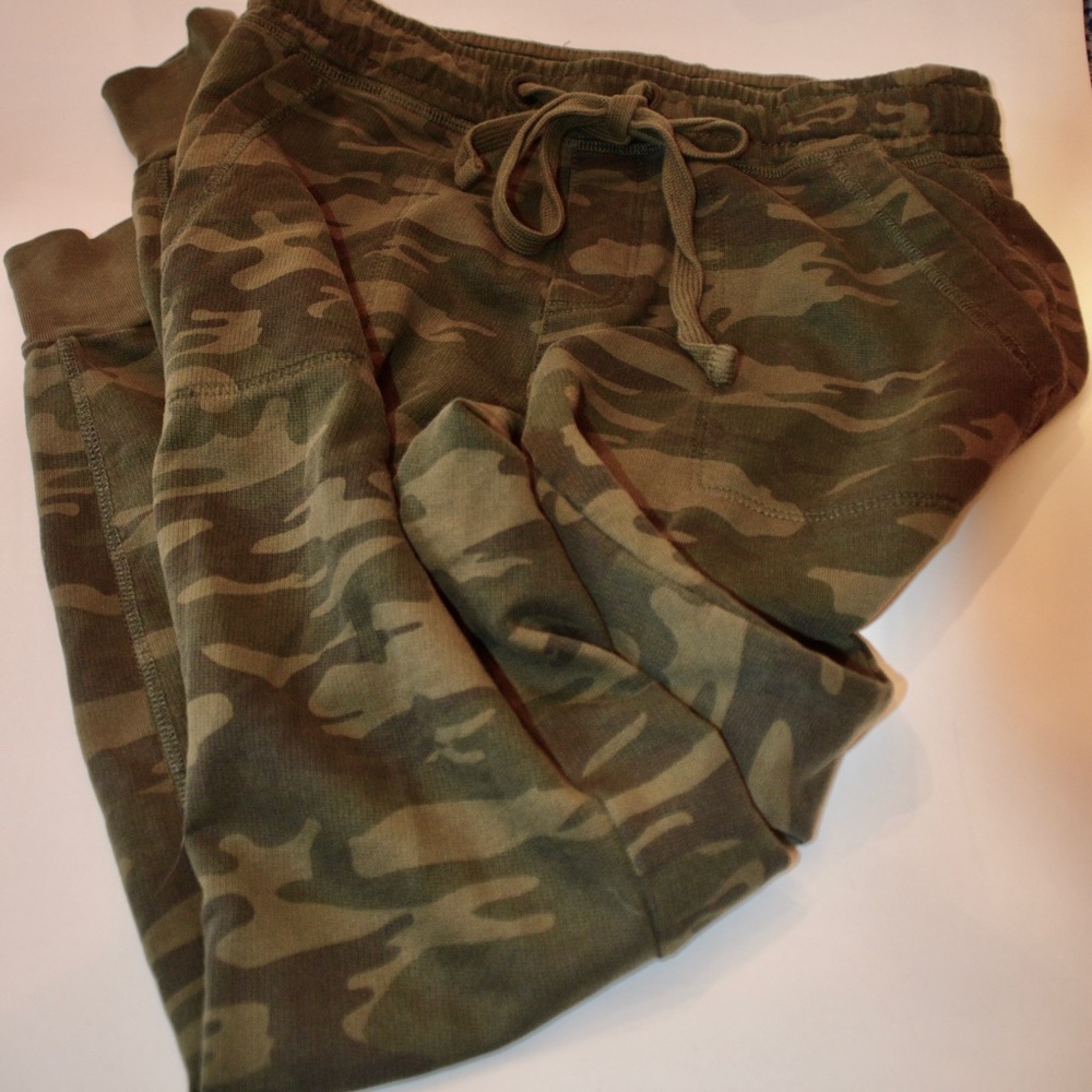 Sanctuary camo joggers